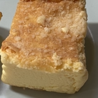 粉チーズのせチーズケーキ